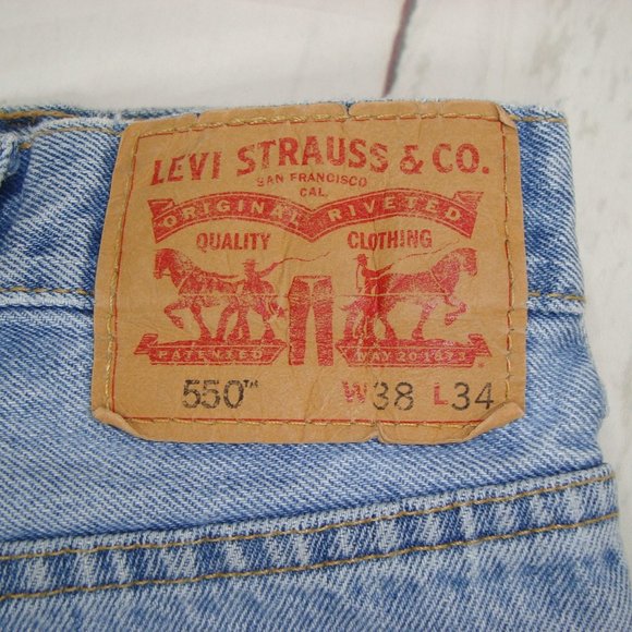 Vintage Levi's 550 Tapered Leg Distressed Jeans 38 - Picture 2 of 8